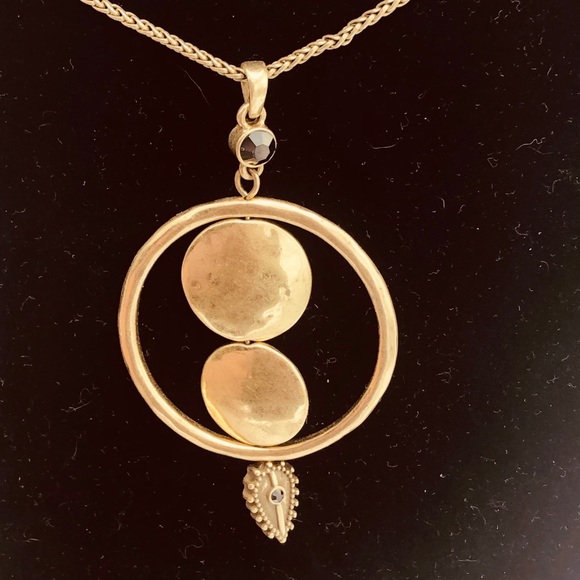 NEW  “LUCKY “ JEWEL STUNNING NECKLACE. - Picture 12 of 15